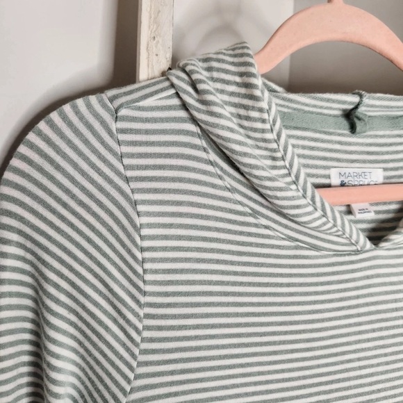 🚨 Market & Spruce Women’s Milania French Terry Curved Hoodie from Stitch Fix. - Picture 4 of 14